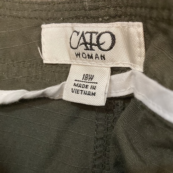 Cato woman military green capris 18w - Picture 2 of 11